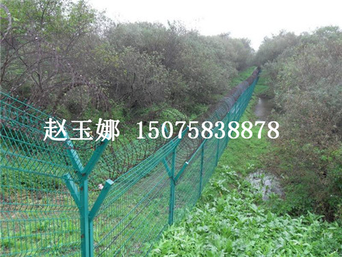 邊境線(xiàn)鐵絲隔離網(wǎng)