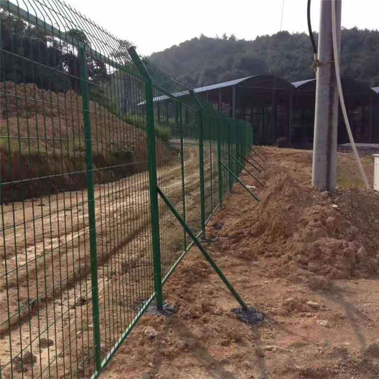高速公路護欄網(wǎng)安裝施工的要求