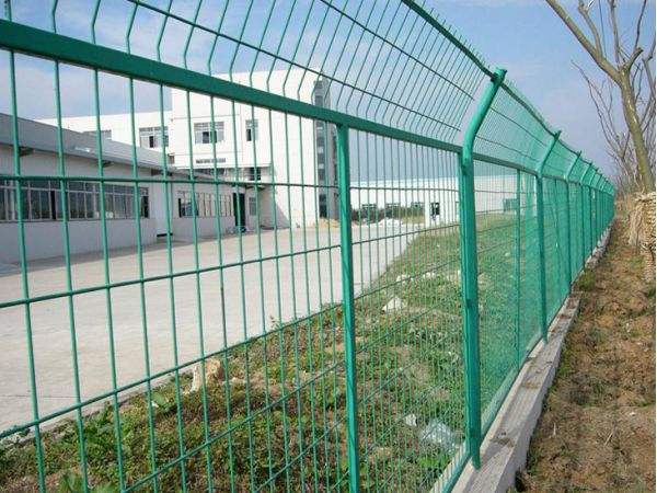 公路護(hù)欄網(wǎng)
